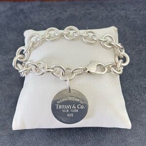 Tiffany & Co. Return to Tiffany Round tag Bracelet 6-6.5"